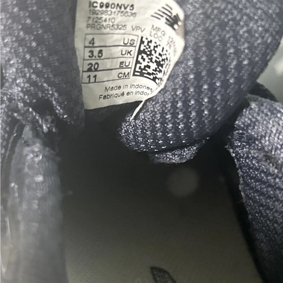 NEW BALANCE 990 V3 Navy SIZE 4 KIDS / Infants - Picture 7 of 7